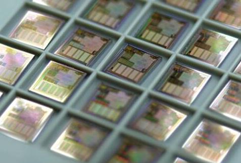 如何把一塊石頭變成CPU？國外小伙稱自己將解決全球芯片荒