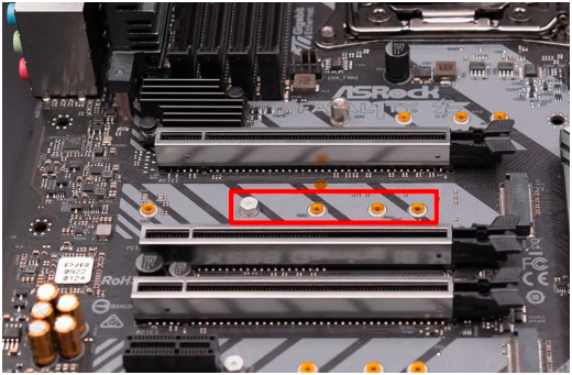 如何在電腦主板上安裝M.2 SSD固態硬盤